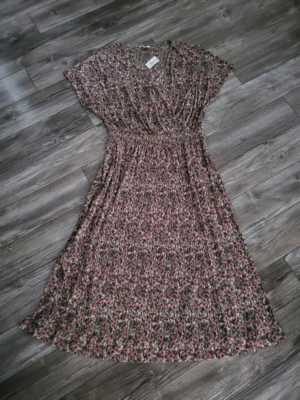 NWT Pink and Olive Green Floral Printed Pleated Midi Dress Flutter Sleeve M - Picture 8 of 10